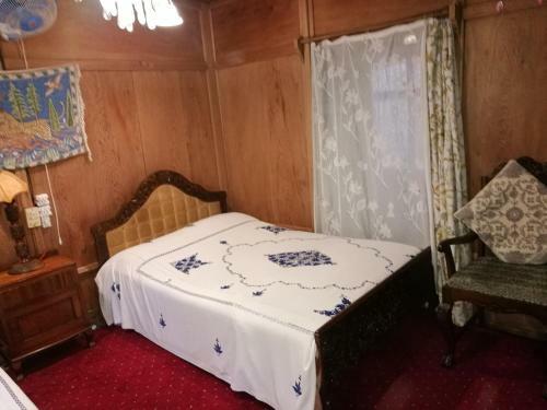 House Boat Hardy Palace