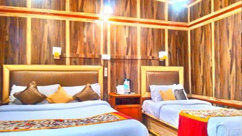 Hotel Zaffer Group Of Houseboats