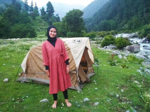 Hotel Houseboat Shamus Maqbool
