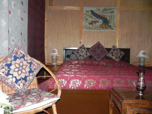 Hotel Shabrose Houseboats