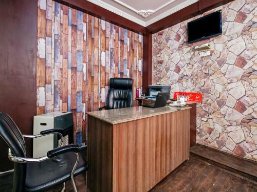 Oyo 26454 City Star Hotel & Restaurant
