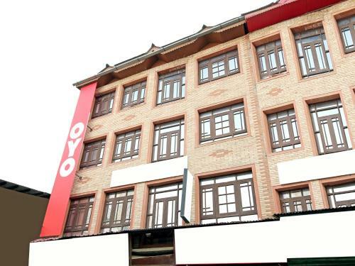 Oyo 26454 City Star Hotel & Restaurant