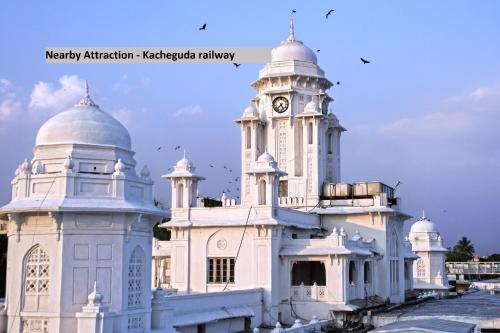 Hotel Oyo 13569 Virat Residency