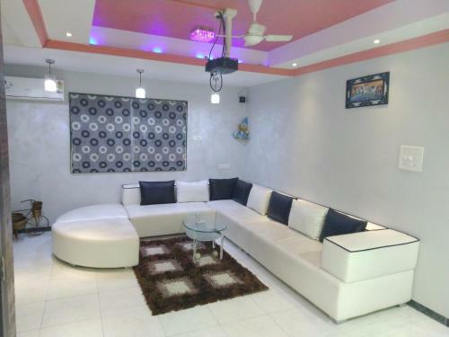 Surat Homestay Villa