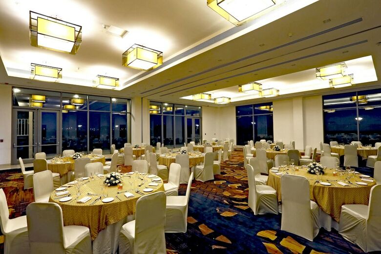 Hotel Courtyard By Marriott Surat