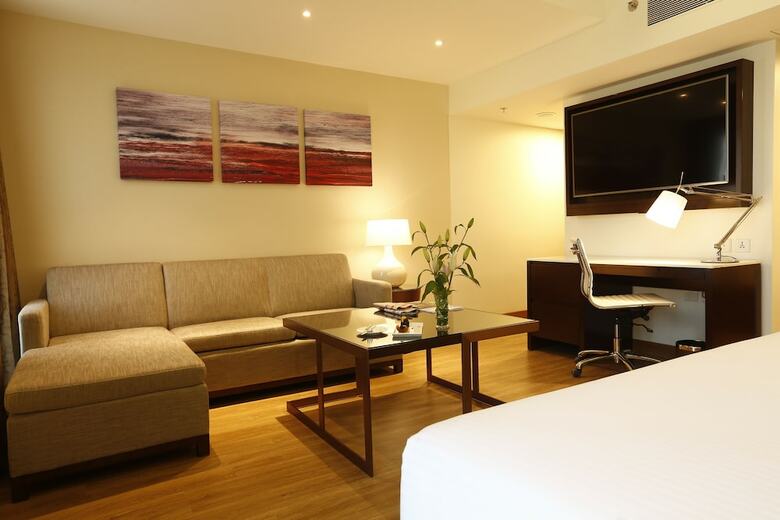 Hotel Courtyard By Marriott Surat