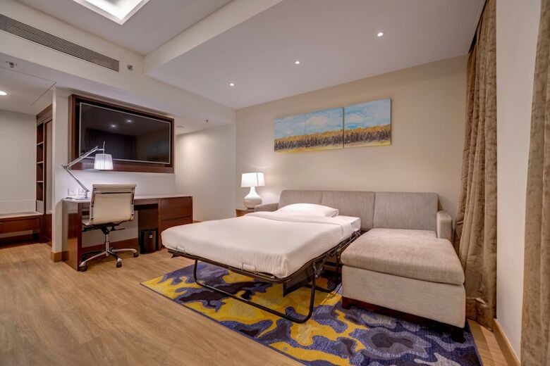 Hotel Courtyard By Marriott Surat