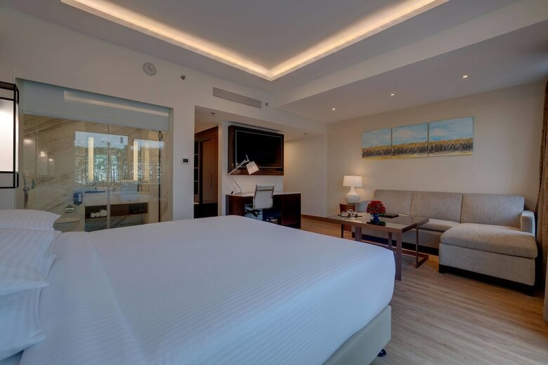 Hotel Courtyard By Marriott Surat