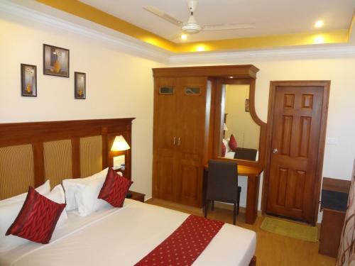 Hotel Seasons Thekkady