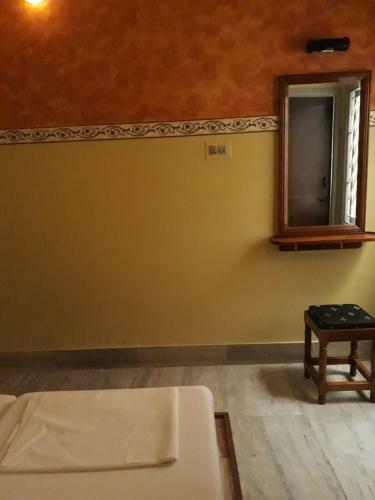 Hotel Krishna Lodge