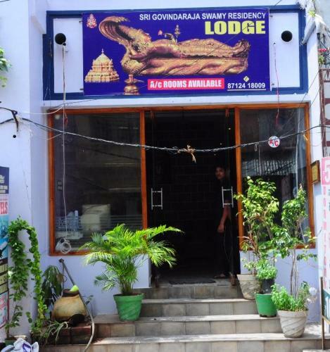 Lodge Sgs Residency