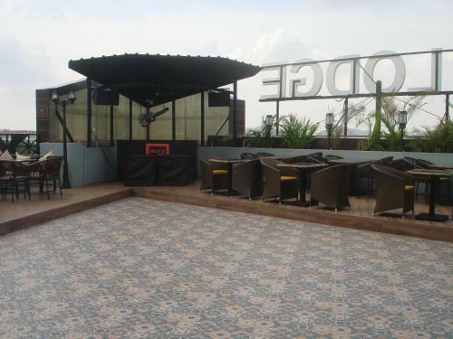 Sky Lodge
