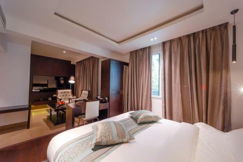 Hotel Ambara Suites
