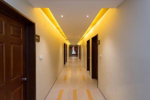 Hotel Meadows Residency