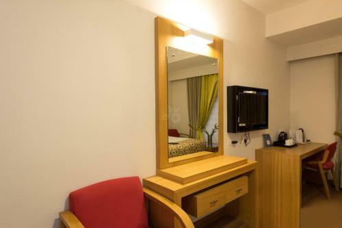 Hotel Meadows Residency