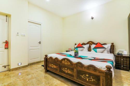 Fabexpress Royal Hideway Resort