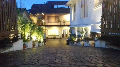 Hotel Olives Pleasant Stays