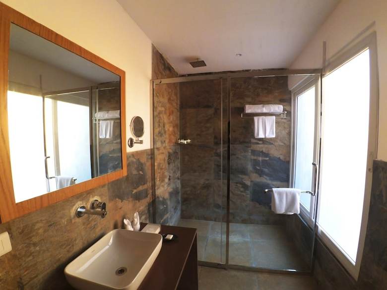 Hotel Bamboo Saa Resort & Spa