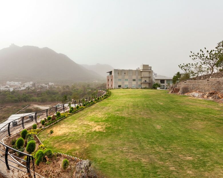 Hotel Justa Sajjangarh Resort & Spa