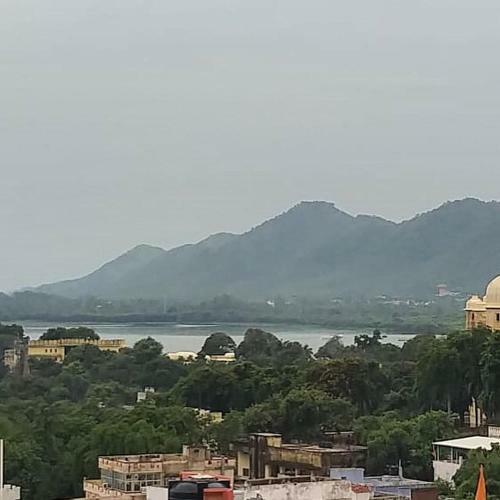 Hotel Shivam Paying Guest House,u