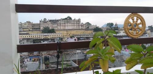Hotel Shivam Paying Guest House,u