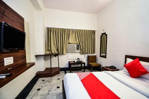 Oyo 23086 Hotel Mayur