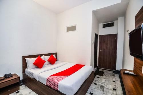 Oyo 23086 Hotel Mayur