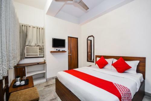 Oyo 23086 Hotel Mayur