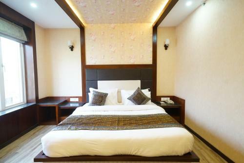 Hotel Square Inn