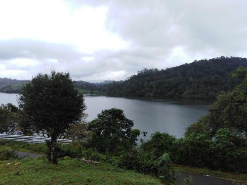 Hotel Malakkappara Dam Resort