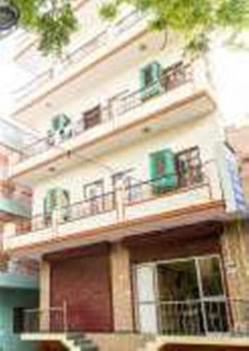 Hostal Oyo 23139 Natraj Inn