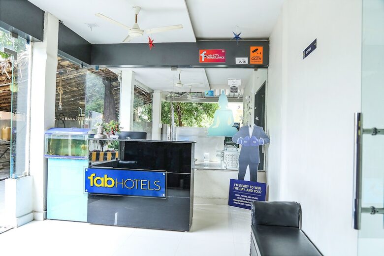 Hotel Fabexpress Essvee Mg Road Vijayawada