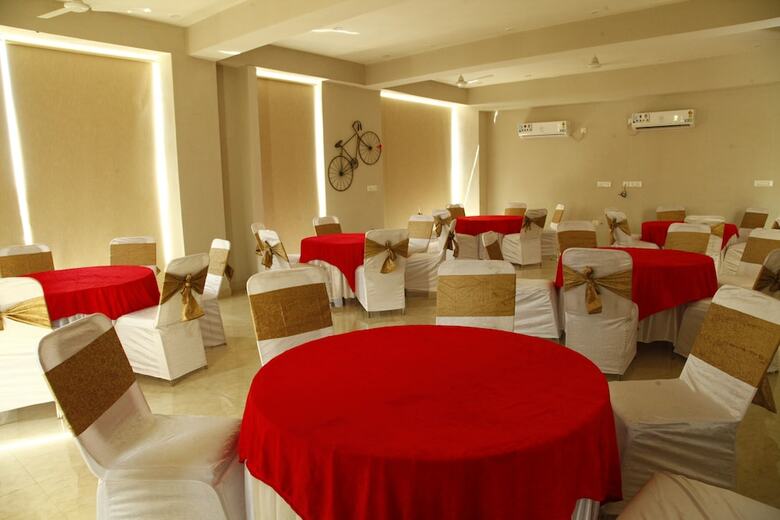 Hotel Anandam Clarks Inn Suites Vrindavan