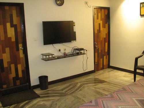 Atithi Comfort Homes (exclusively For Families) - Royal
