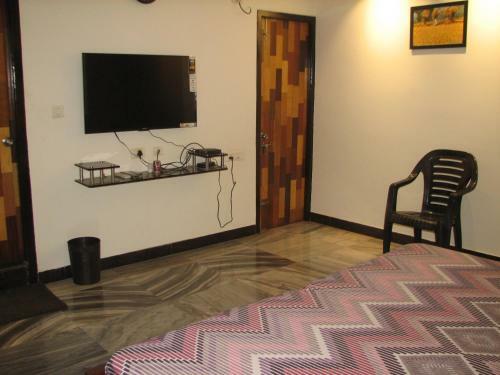Atithi Comfort Homes (exclusively For Families) - Royal