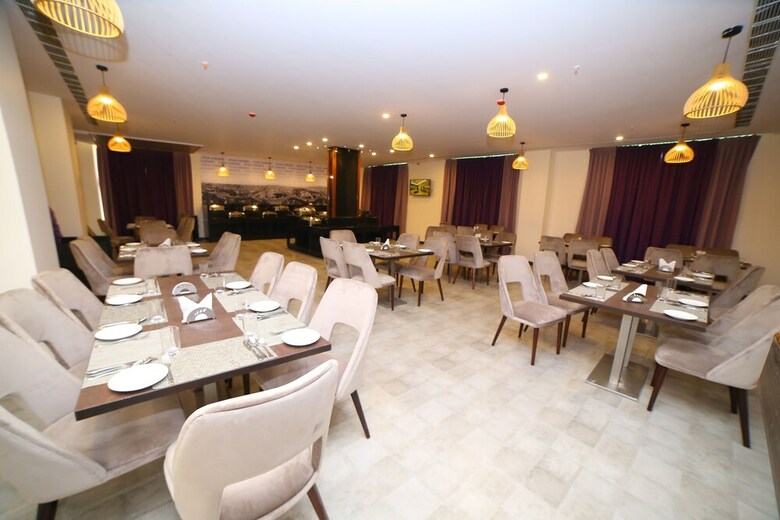 Mantris Hotel