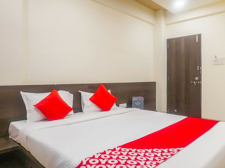 Oyo 13583 Hotel Paradise Inn