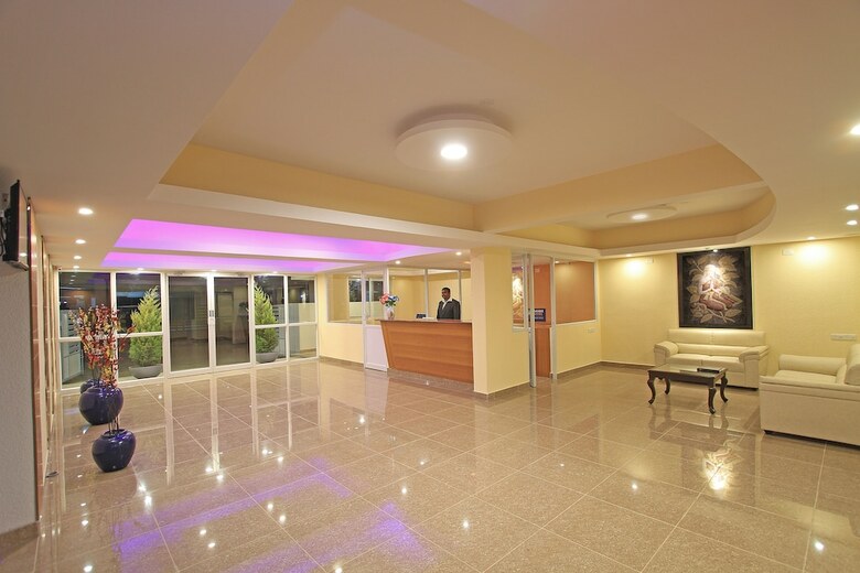 Hotel Arra Grande Suites