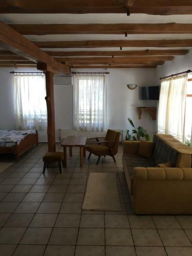 Hotel Pri Chakara