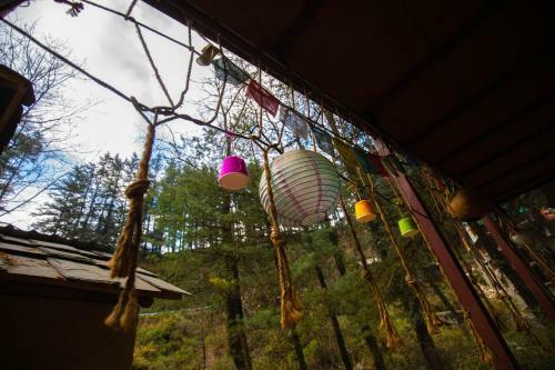 Albergue Mudhouse Jibhi, By E-living Project