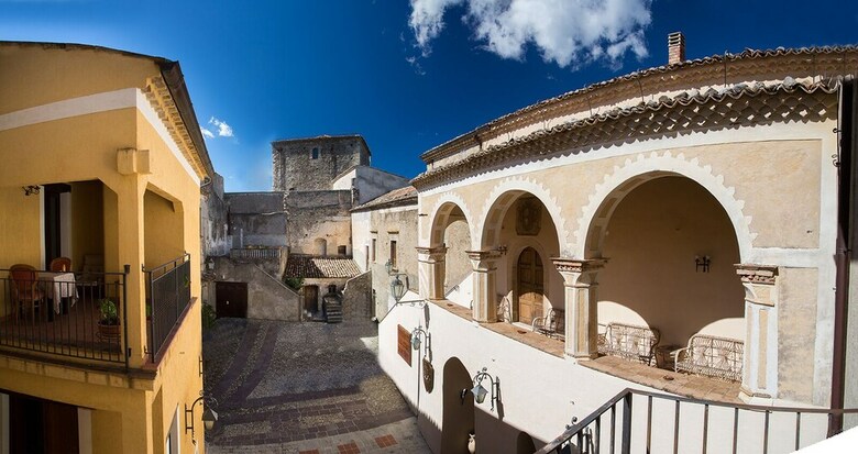 Hotel Castello Di Altomonte