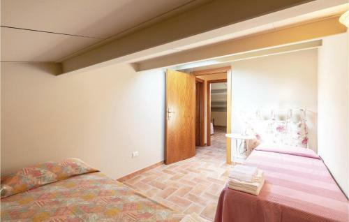 Six-bedroom Holiday Home In Castel Ritaldi (pg)