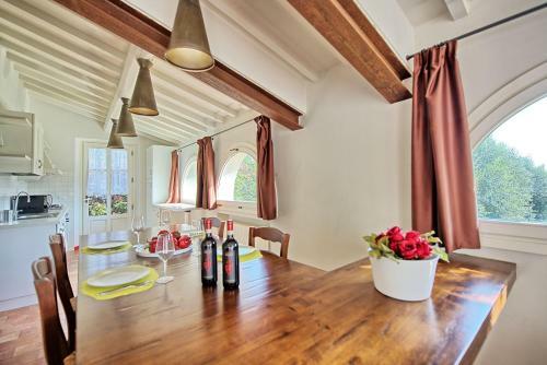 Empoli Apartment Sleeps 4 Air Con