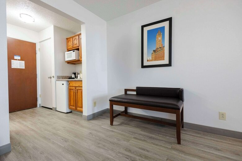 Hotel Comfort Suites