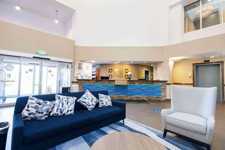 Hotel Comfort Suites