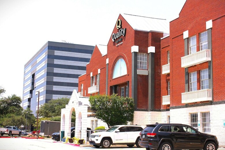 Hotel Comfort Suites