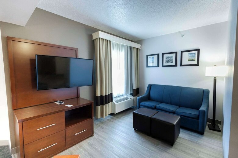 Hotel Comfort Suites
