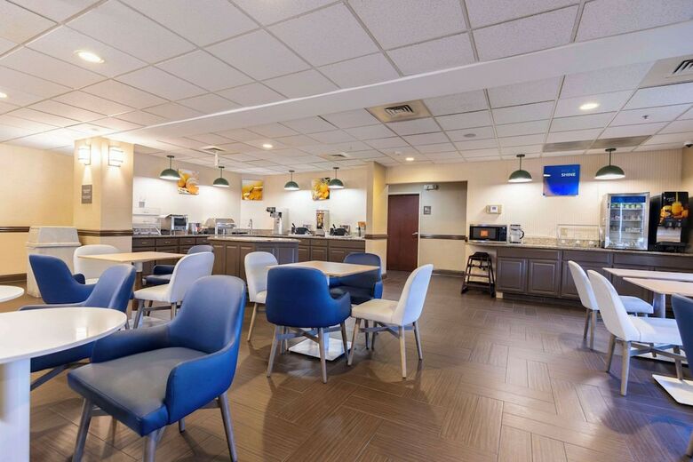 Hotel Comfort Suites