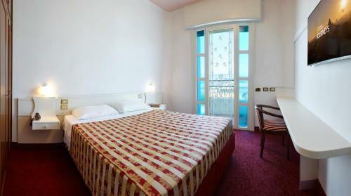 Ruhl Beach Hotel & Suites