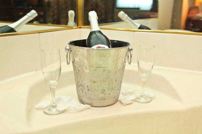 Best Western Plus Trail Lodge Hotel & Suites